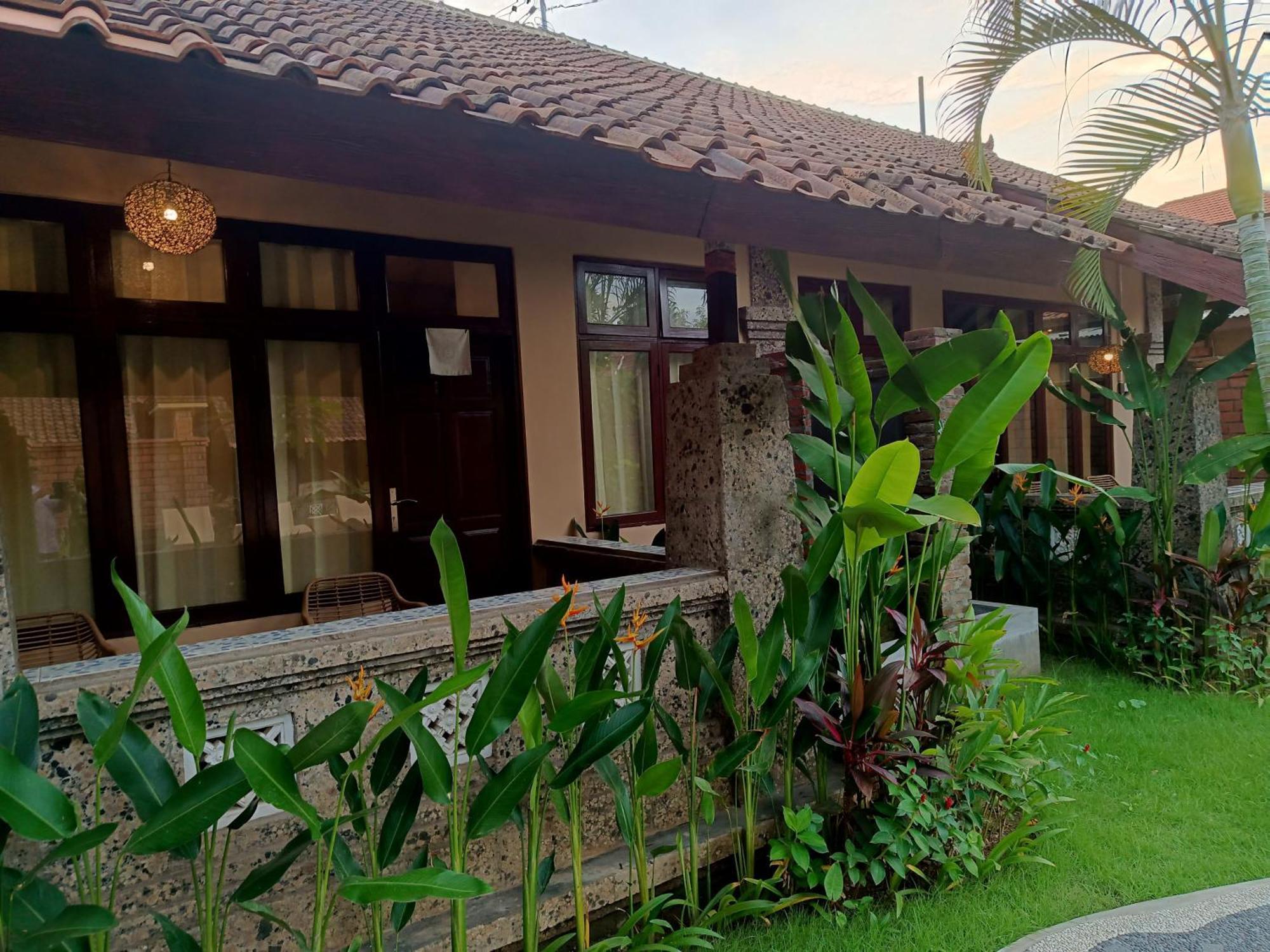 Mahe Garden Inn And Villas By Kamara Кута Номер фото